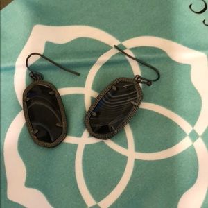 Kendra Scott Dani drop earrings